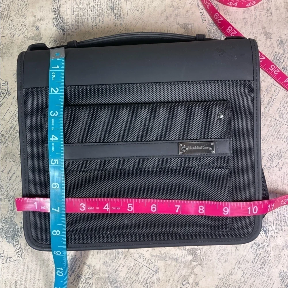 Franklin Covey - Friday Binder - Nylon Zipper with Handles (Classic, Black)